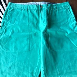 35x32 Green vineyard vines slim fit breaker pants